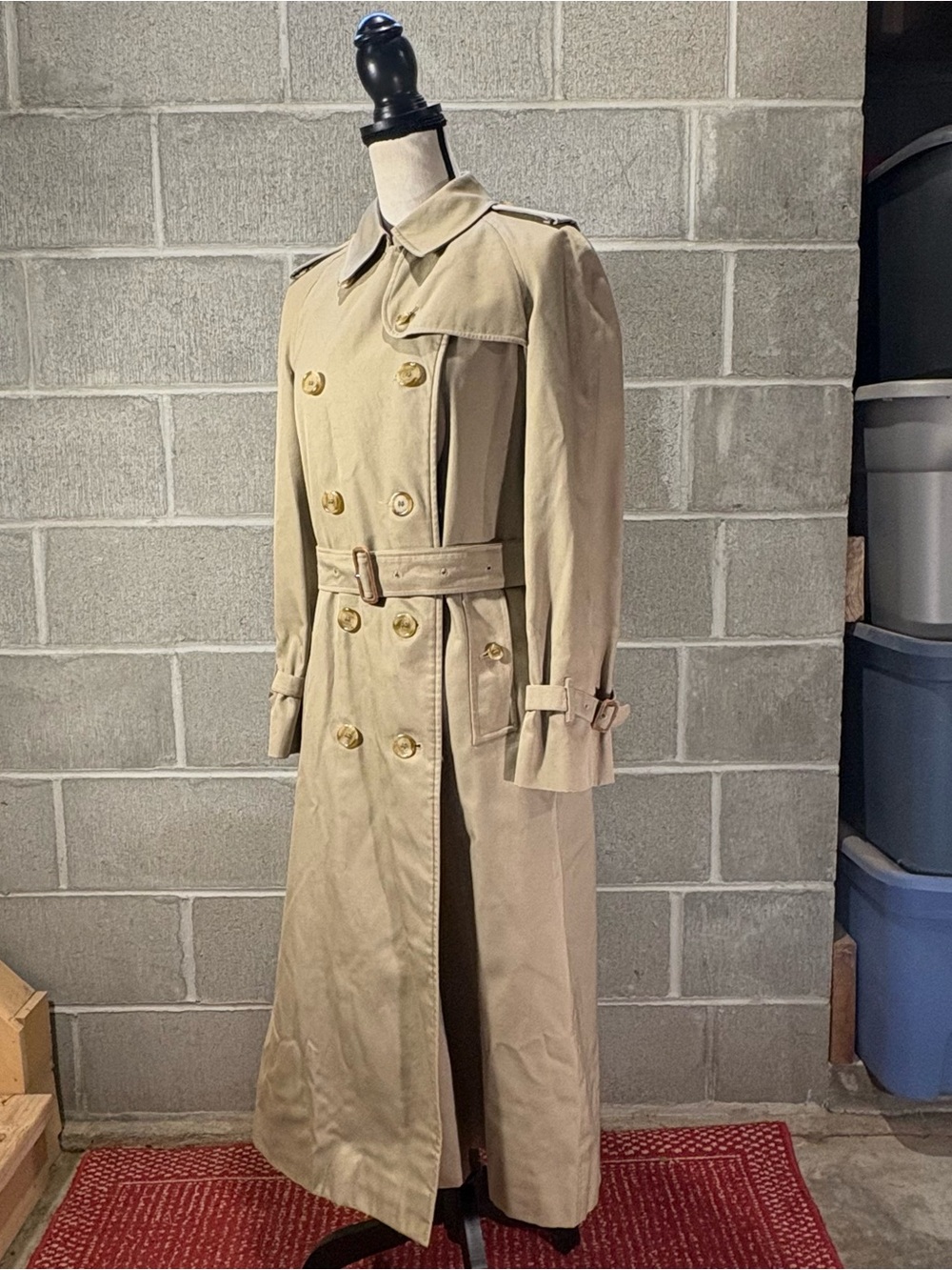 Burberry trench coat. - Picture 4 of 15